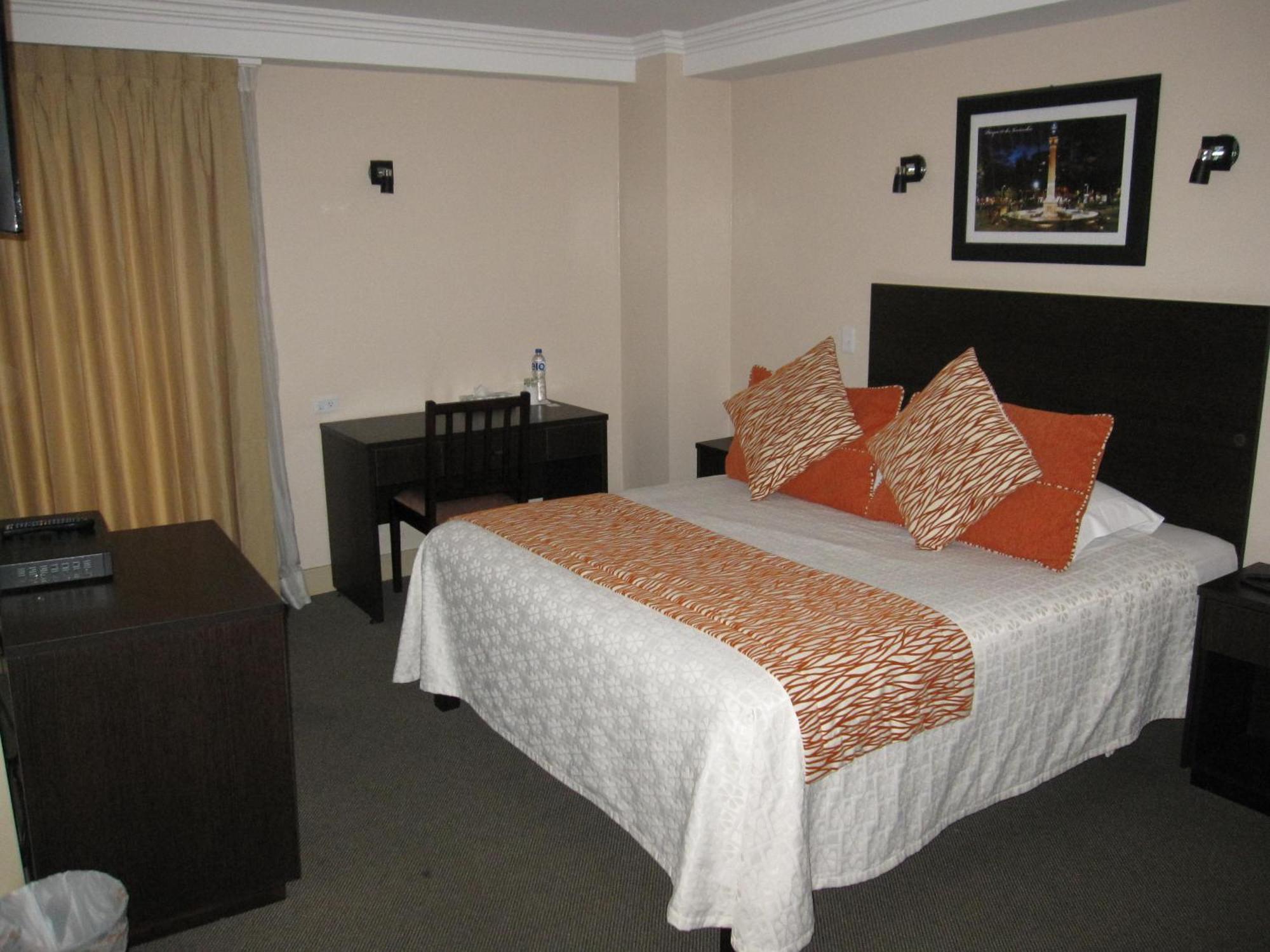 Hotel Novalux Амбато Екстер'єр фото