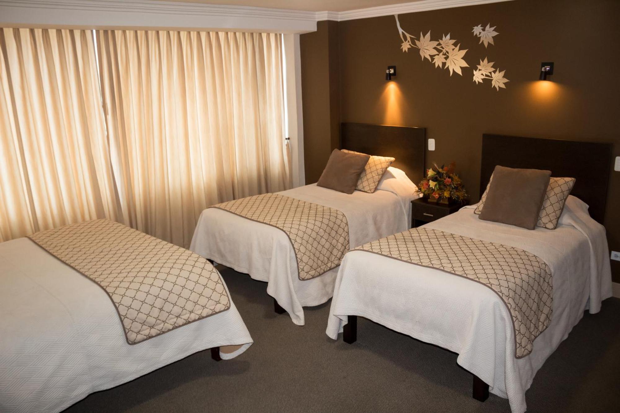 Hotel Novalux Амбато Екстер'єр фото