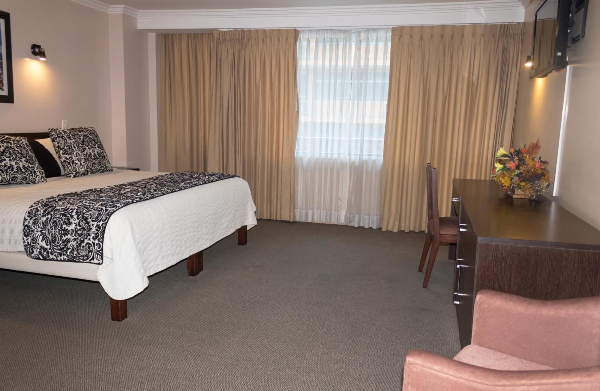 Hotel Novalux Амбато Екстер'єр фото